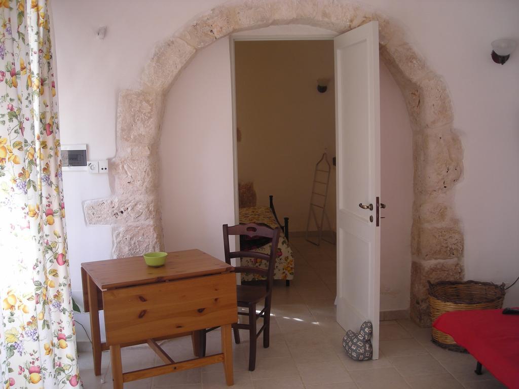 Masseria Ferri オストゥーニ 部屋 写真