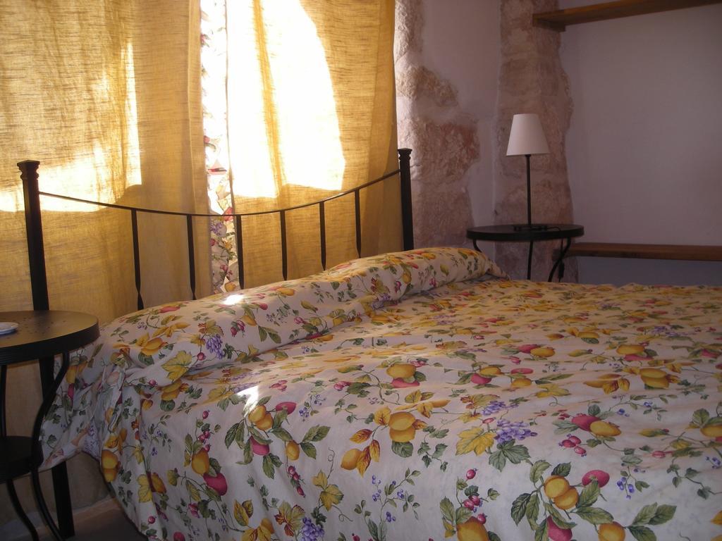 Masseria Ferri オストゥーニ 部屋 写真